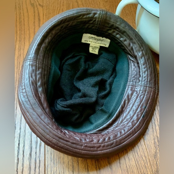 Lord & Taylor made in Italy 🇮🇹 Leather hat - Picture 3 of 15